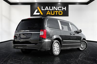 2015 Chrysler Town and Country Touring-L   - Photo 4 - Edmonton, AB T6B 0B7