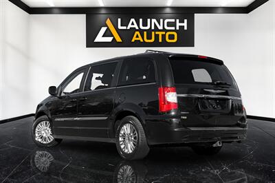 2015 Chrysler Town and Country Touring-L   - Photo 3 - Edmonton, AB T6B 0B7