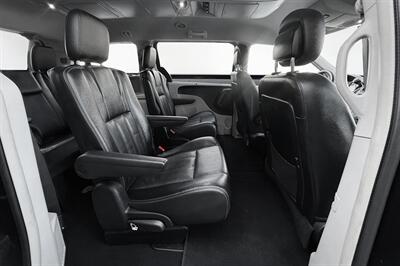 2015 Chrysler Town and Country Touring-L   - Photo 10 - Edmonton, AB T6B 0B7