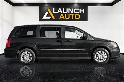 2015 Chrysler Town and Country Touring-L   - Photo 5 - Edmonton, AB T6B 0B7