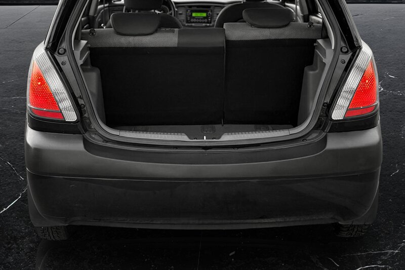 2009 Kia Rio5 LX   - Photo 5 - Edmonton, AB T6B 0B7