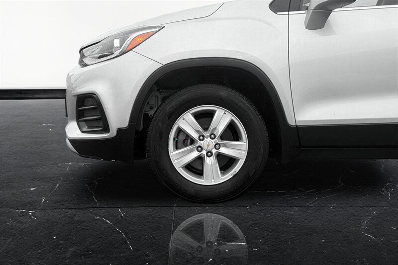 2020 Chevrolet Trax LT   - Photo 3 - Edmonton, AB T6B 0B7