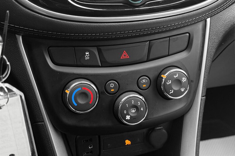 2020 Chevrolet Trax LT   - Photo 18 - Edmonton, AB T6B 0B7