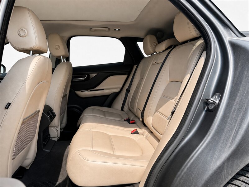 2017 Jaguar F-PACE 35t Prestige - Photo 11 - Edmonton, AB T5G 3E5