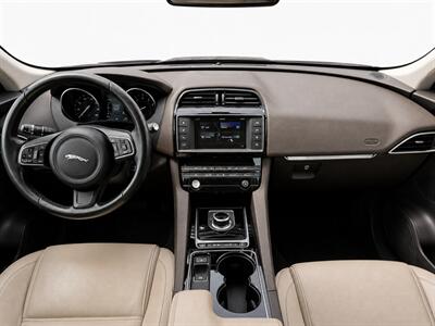 2017 Jaguar F-PACE 35t Prestige - Photo 7 - Edmonton, AB T5G 3E5
