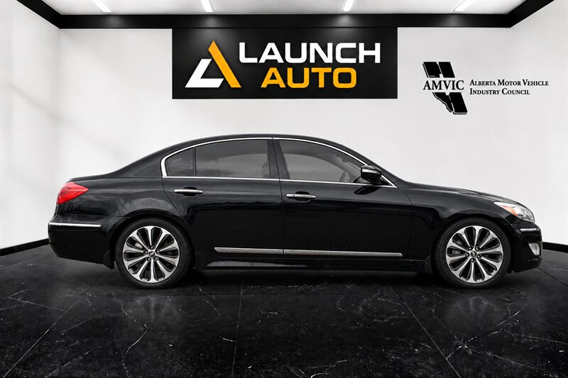 2013 Hyundai Genesis 5.0L R-Spec - Photo 4 - Edmonton, AB T5G 3E5