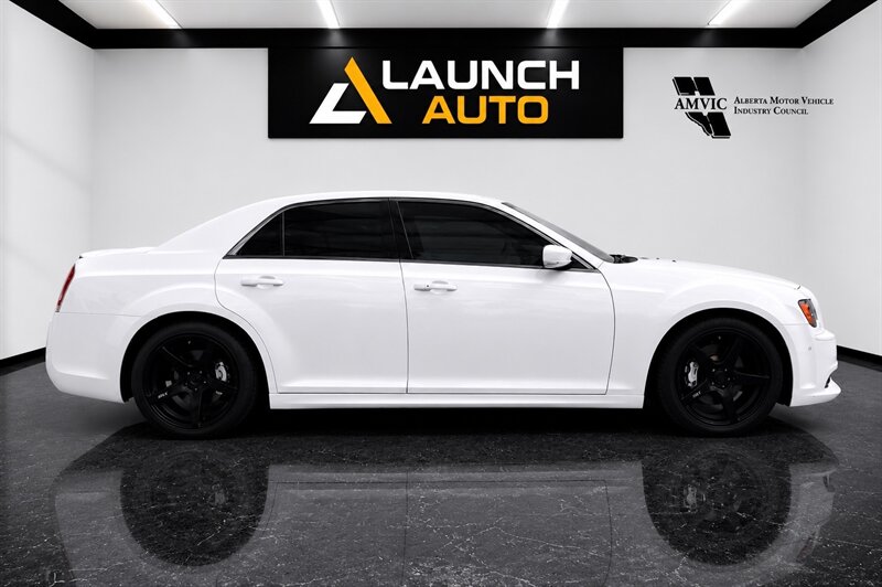 2012 Chrysler 300 SRT8 - Photo 4 - Edmonton, AB T5G 3E5