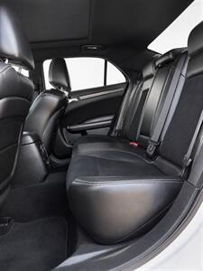 2012 Chrysler 300 SRT8 - Photo 8 - Edmonton, AB T5G 3E5