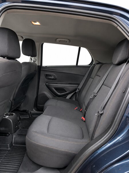 2018 Chevrolet Trax LT - Photo 12 - Edmonton, AB T5G 3E5