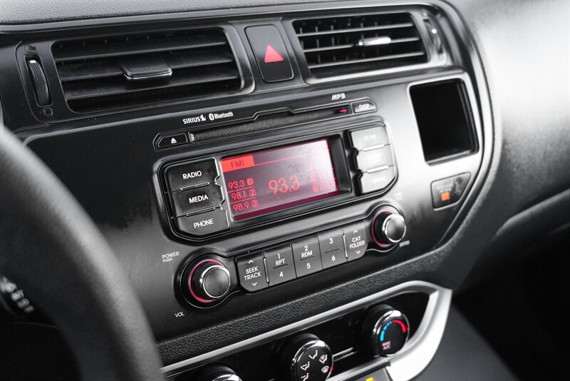 2013 Kia Rio LX - Photo 16 - Edmonton, AB T5G 3E5