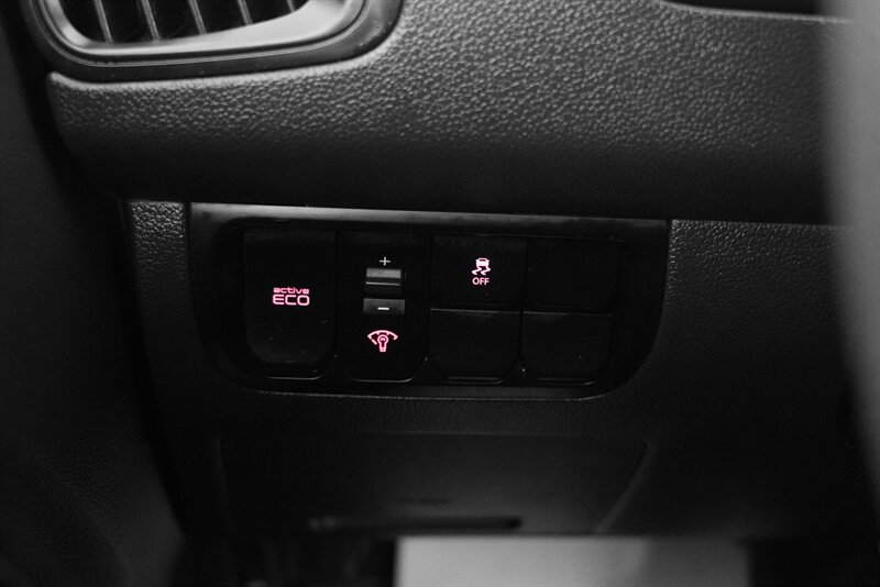 2013 Kia Rio LX - Photo 11 - Edmonton, AB T5G 3E5