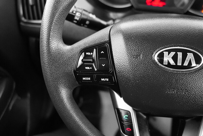 2013 Kia Rio LX - Photo 13 - Edmonton, AB T5G 3E5