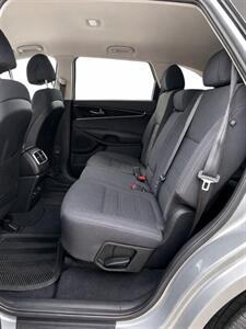 2017 Kia Sorento LX V6   - Photo 12 - Edmonton, AB T5G 3E5