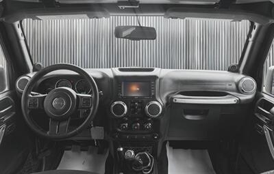 2014 Jeep Wrangler Unlimited Sahara   - Photo 11 - Edmonton, AB T6B 0B7