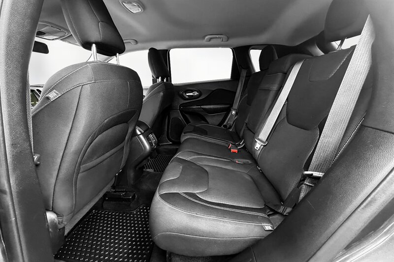 2015 Jeep Cherokee Latitude - Photo 24 - Edmonton, AB T6B 0B7