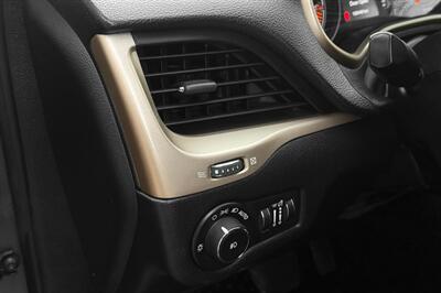 2015 Jeep Cherokee Latitude - Photo 12 - Edmonton, AB T6B 0B7