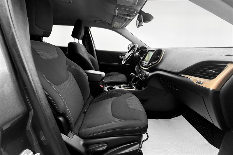 2015 Jeep Cherokee Latitude - Photo 27 - Edmonton, AB T6B 0B7