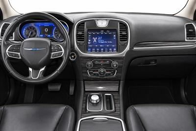 2020 Chrysler 300 Touring - Photo 7 - Edmonton, AB T5G 3E5