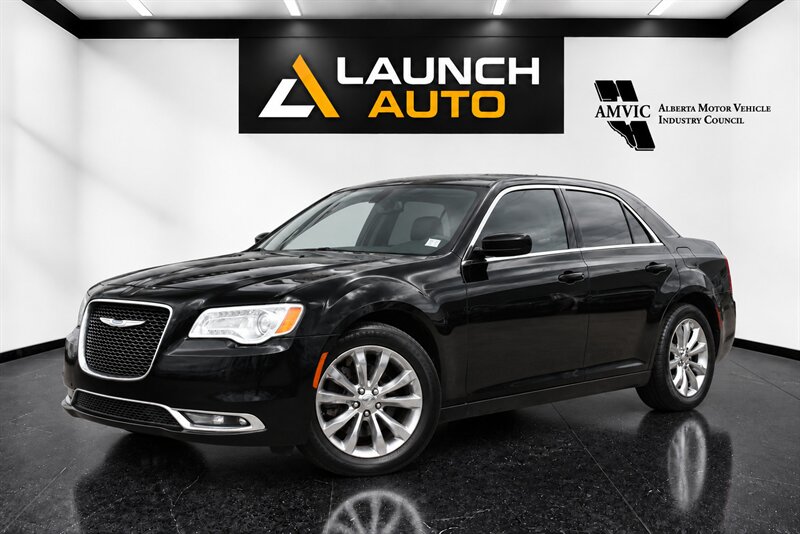 2020 Chrysler 300 Touring   - Photo 1 - Edmonton, AB T5G 3E5