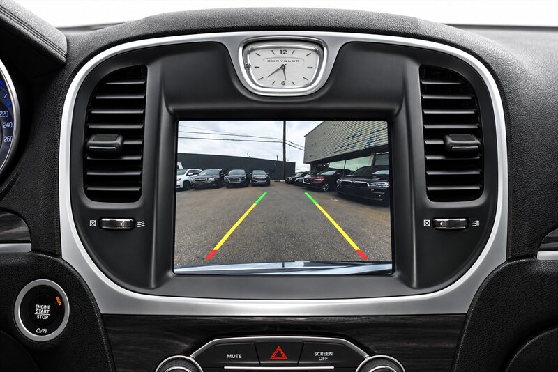 2020 Chrysler 300 Touring - Photo 10 - Edmonton, AB T5G 3E5