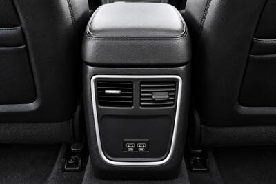 2020 Chrysler 300 Touring - Photo 11 - Edmonton, AB T5G 3E5