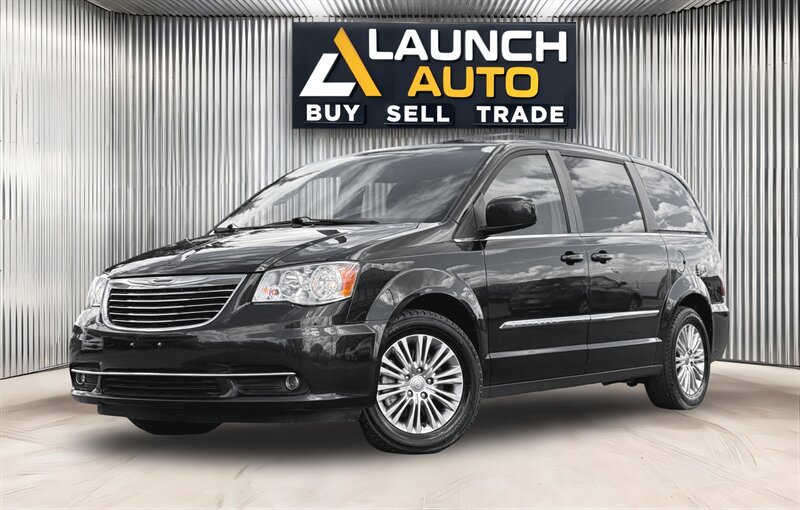 2015 Chrysler Town and Country Touring-L - Photo 1 - Edmonton, AB T6B 0B7