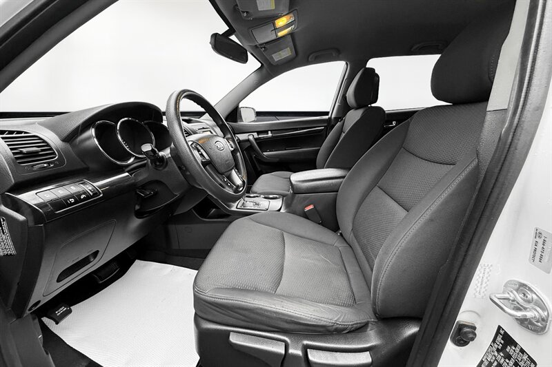 2011 Kia Sorento LX-V6   - Photo 10 - Edmonton, AB T6B 0B7