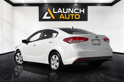 2017 Kia Forte LX   - Photo 4 - Edmonton, AB T6B 0B7