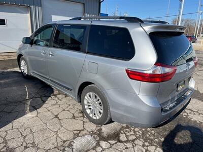 2015 Toyota Sienna XLE   - Photo 3 - Marion, OH 43302