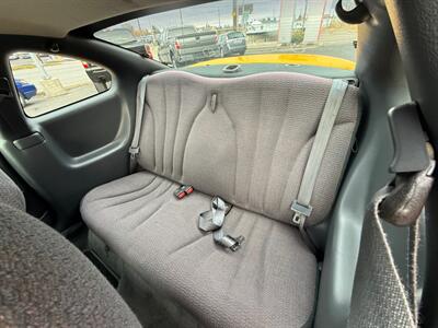 2002 Pontiac Sunfire SE   - Photo 12 - Spokane, WA 99212