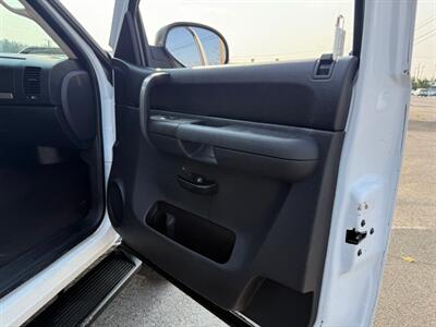 2008 GMC Sierra 2500 SLE1 - Photo 18 - Spokane, WA 99212
