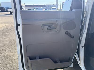 2002 Ford E-Series Chassis E-150   - Photo 11 - Spokane, WA 99212
