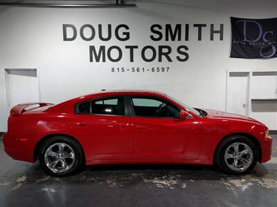 2012 Dodge Charger SE   - Photo 2 - Rochelle, IL 61068