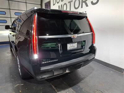 2016 Cadillac Escalade ESV Luxury Collection SUV 4X4 - Photo 5 - Rochelle, IL 61068