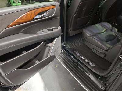 2016 Cadillac Escalade ESV Luxury Collection SUV 4X4 - Photo 31 - Rochelle, IL 61068