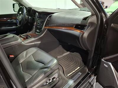 2016 Cadillac Escalade ESV Luxury Collection SUV 4X4 - Photo 17 - Rochelle, IL 61068