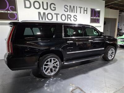 2016 Cadillac Escalade ESV Luxury Collection SUV 4X4 - Photo 9 - Rochelle, IL 61068