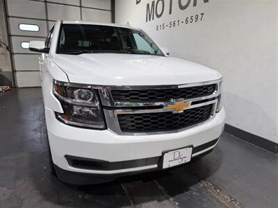 2018 Chevrolet Suburban LT  5.3 v8 4x4 - Photo 9 - Rochelle, IL 61068