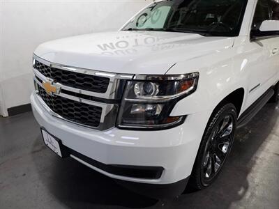 2018 Chevrolet Suburban LT  5.3 v8 4x4 - Photo 5 - Rochelle, IL 61068