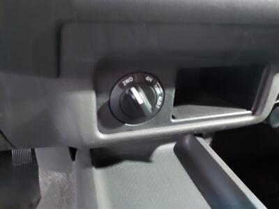 2005 Nissan Frontier SE 4dr King Cab SE  4X4 - Photo 20 - Rochelle, IL 61068