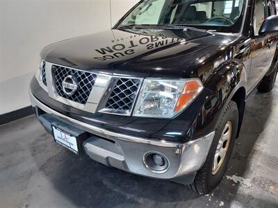 2005 Nissan Frontier SE 4dr King Cab SE  4X4 - Photo 9 - Rochelle, IL 61068