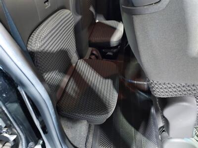 2005 Nissan Frontier SE 4dr King Cab SE  4X4 - Photo 15 - Rochelle, IL 61068