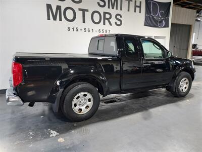 2005 Nissan Frontier SE 4dr King Cab SE  4X4 - Photo 6 - Rochelle, IL 61068