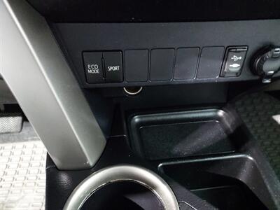2014 Toyota RAV4 XLE  AWD - Photo 18 - Rochelle, IL 61068