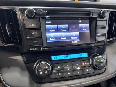 2014 Toyota RAV4 XLE  AWD - Photo 12 - Rochelle, IL 61068