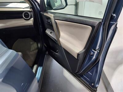 2014 Toyota RAV4 XLE  AWD - Photo 24 - Rochelle, IL 61068