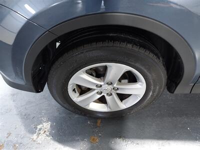 2014 Toyota RAV4 XLE  AWD - Photo 31 - Rochelle, IL 61068