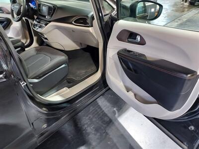 2017 Chrysler Pacifica Touring - Photo 15 - Rochelle, IL 61068