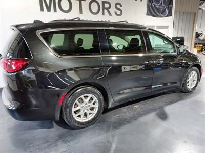 2017 Chrysler Pacifica Touring - Photo 8 - Rochelle, IL 61068