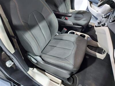 2017 Chrysler Pacifica Touring - Photo 13 - Rochelle, IL 61068